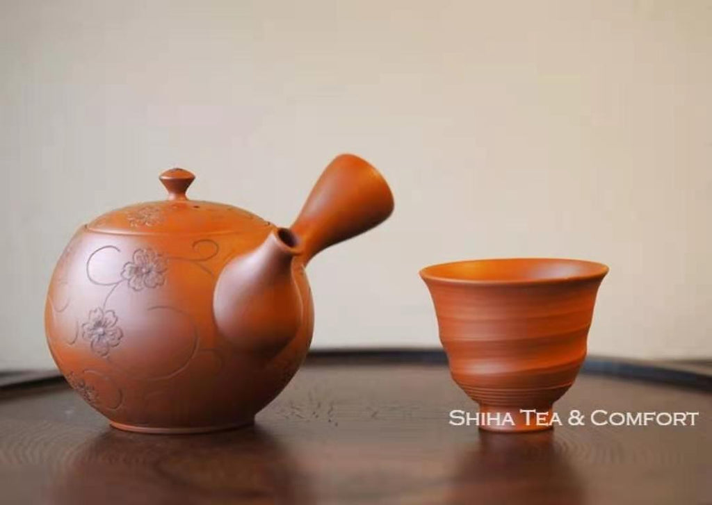 Japanese Teapot in China (Housei)