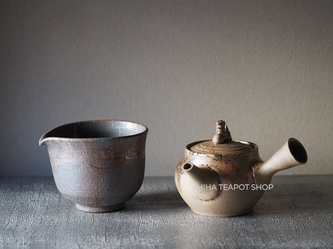 JIN Guardian dog Carbonized Grey Seaweed Mogake Teapot & Yuzamashi 谷川仁藻掛 JN67