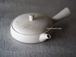 JINSHU Flat White Oyster Shell  Tokoname Kyusu Teapot 甚秋 JN233