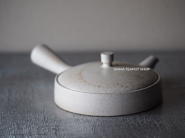 JINSHU Flat White Oyster Shell  Tokoname Kyusu Teapot 甚秋 JN116