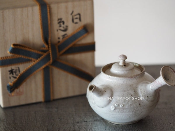 Tokoname Sou Yamada Wood fired White Shell Teapot + 2 cups 山田想 YS11-2
