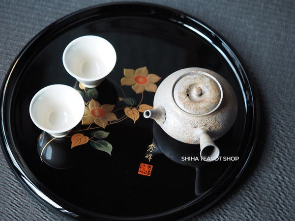 Round lacquer tray with Traditional Japanese Flower Design (Used)