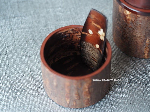 Akita Cherry Tree Bark Tea Canister Master Craftsman Arakawa Made - with spoon AR32