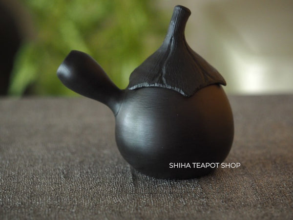 Tokoname MOTOZO Red & Black Small Eggplant Teapot