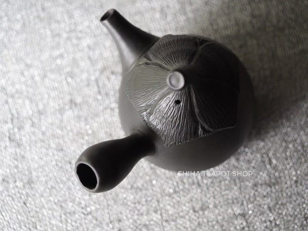 Tokoname MOTOZO Red & Black Small Eggplant Teapot