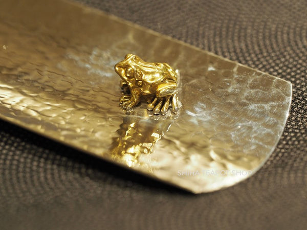 Silver Tea Leaf Spoon with Frog (used)