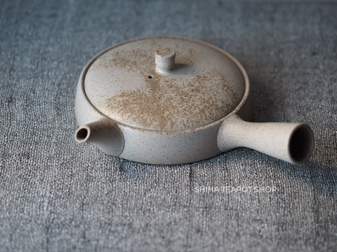 JINSHU Flat White Oyster Shell  Tokoname Kyusu Teapot 甚秋 JN211