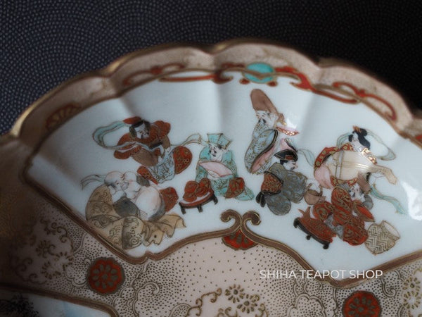 Japanese Antique Kutani Porcelain Dish Plate Handpaint  Flower Rim (2pcs)