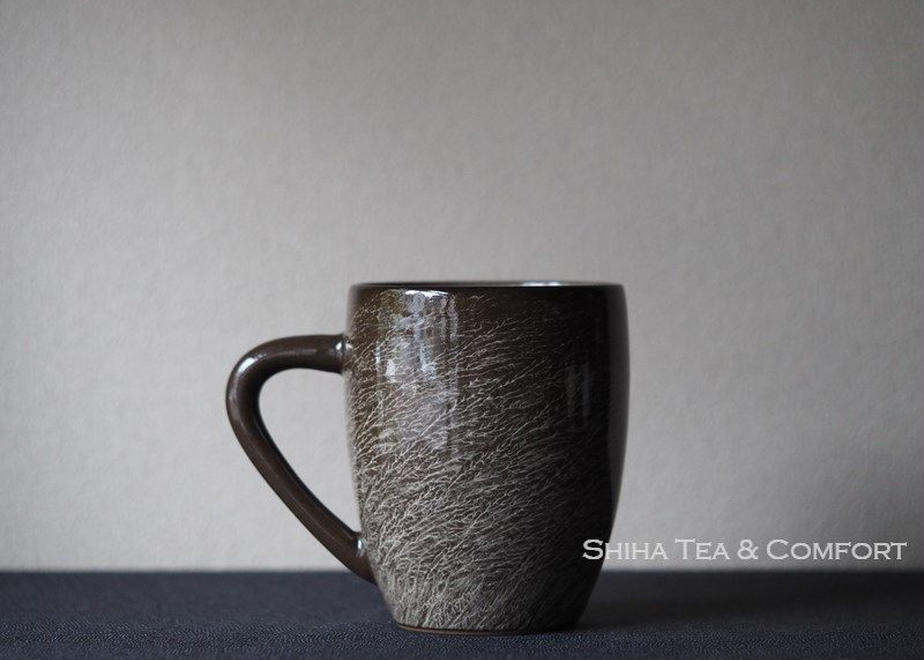 Yokoishi Gagyu White Clay Brushing Ceramic Mug  Utsutsugawa-yaki 現川焼横石臥牛