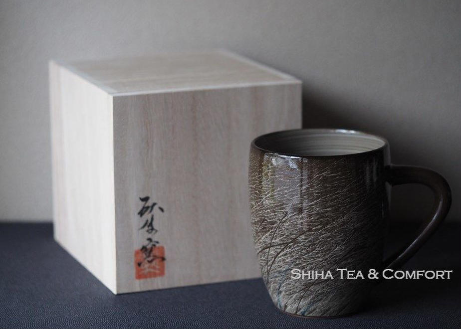 Yokoishi Gagyu White Clay Brushing Ceramic Mug  Utsutsugawa-yaki 現川焼横石臥牛