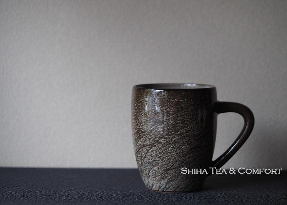 Yokoishi Gagyu White Clay Brushing Ceramic Mug  Utsutsugawa-yaki 現川焼横石臥牛