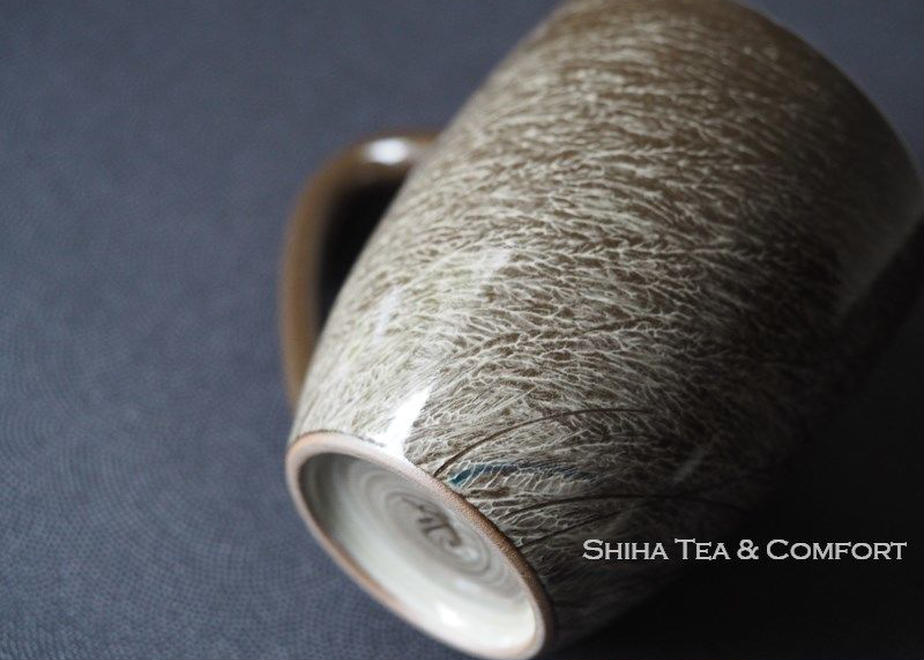 Yokoishi Gagyu White Clay Brushing Ceramic Mug  Utsutsugawa-yaki 現川焼横石臥牛