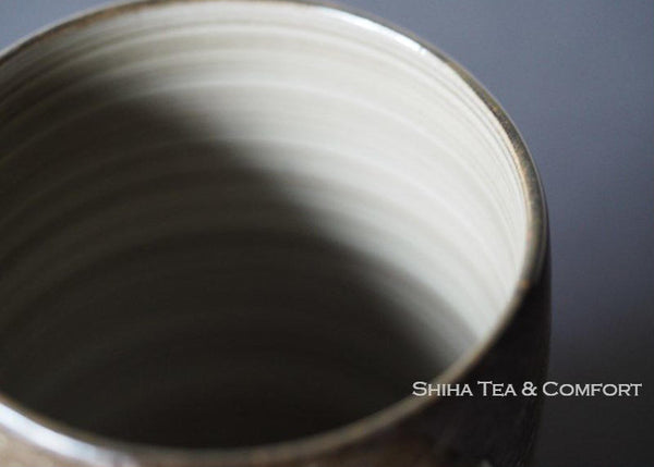Yokoishi Gagyu White Clay Brushing Ceramic Mug  Utsutsugawa-yaki 現川焼横石臥牛