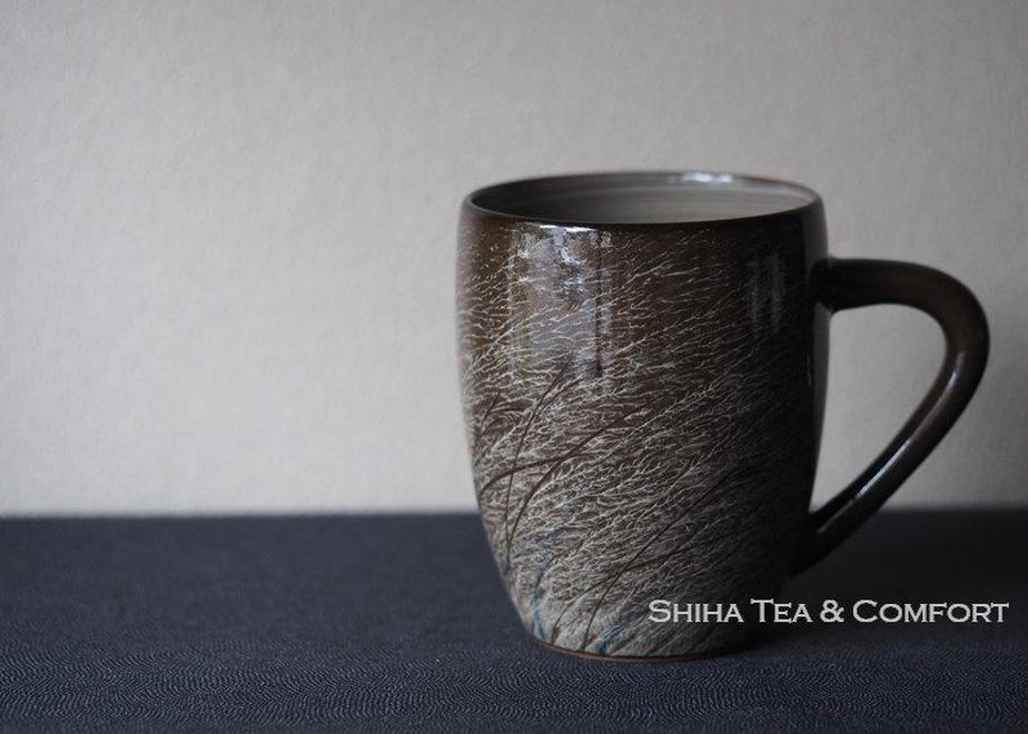 Yokoishi Gagyu White Clay Brushing Ceramic Mug  Utsutsugawa-yaki 現川焼横石臥牛