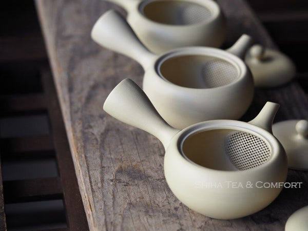 [3 pcs] Small Japanese Tasting Kyusu Soft Yellow Teapot Set - Takasuke