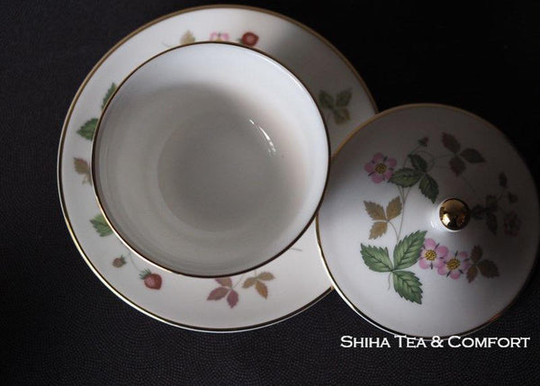 WEDGWOOD Japanese Style Pair Tea Cups  & Saucers Wild Strawberry