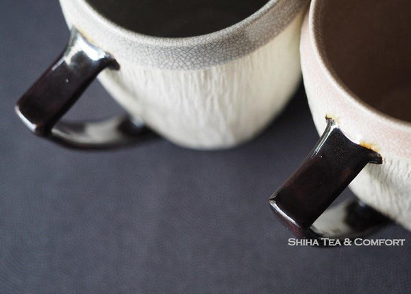 Japan SATSUMA Black & Pick Pair Mug Cups 薩摩开片跳刀紋