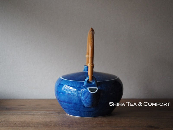 Hand Paint Blue Porcelain Teapot (Second Hand) （Made in Japan)