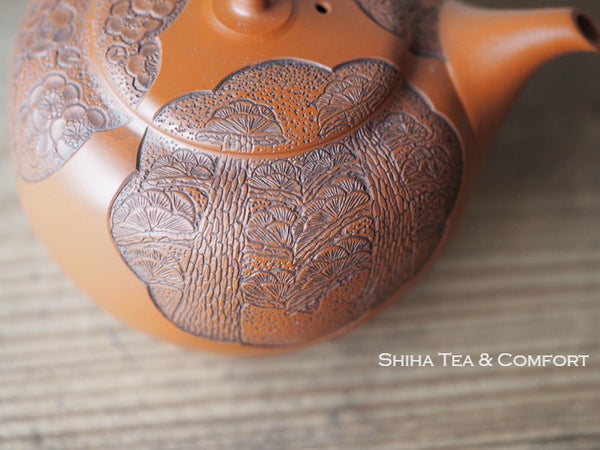 Shunen Plum blossoms, bamboo, Pine Tree Relief Carving Teapot 舜園歳寒三友