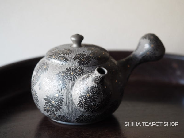 Morishita Munenori Full Body Hand-carving  Chrysanthemum Gold Black Teapot （Tokoname ）森下宗則