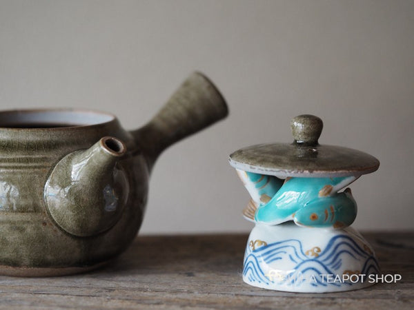 Teapot Lid Holder Rest Ayu Fish ceramic  (Futaoki) 蓋置 (Used)
