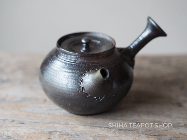 Tokoname Sou Yamada Shell Black  Wood Firing Tiny Teapot 山田想 YS11