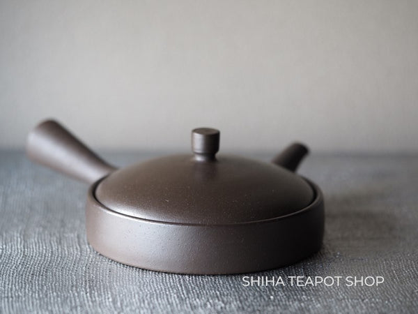 JINSHU Gokuhira Flat Black Teapot (Wood Box with artist's signature )甚秋 JN31