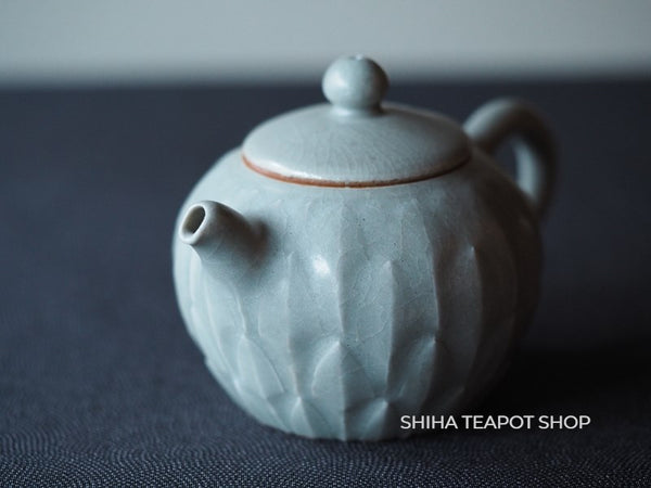 Toyomasu Kazuo Porcelain Celadon Lotus Small Teapot (Made in Japan)