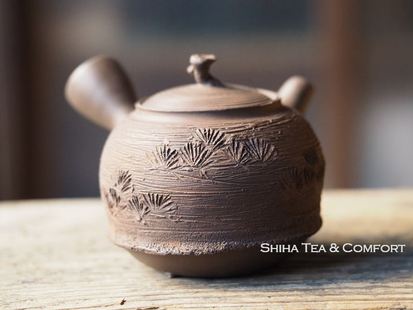 TOJU Chagama Teapot Pine leaves 陶寿