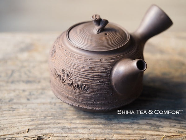 TOJU Chagama Teapot Pine leaves 陶寿
